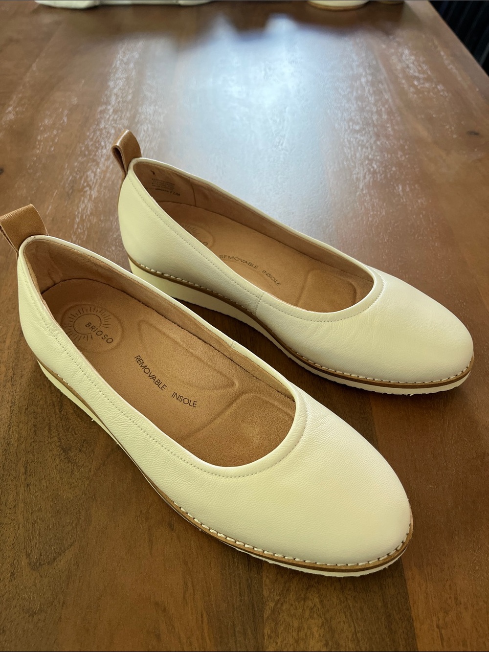 Brioso Cream Leather Ballet Flats 7.5 NWOT